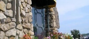 Weathervane Terrace Inn and Suites
