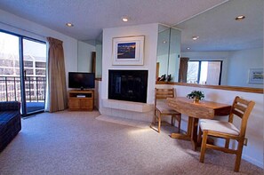 Lake Michigan Suite | Living room | TV