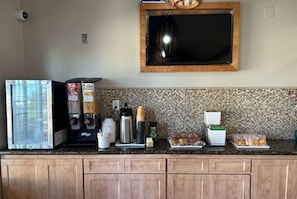 Free daily continental breakfast