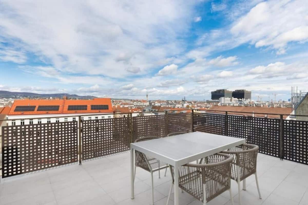 1 habitación, ropa de cama hipoalergénica y minibar
