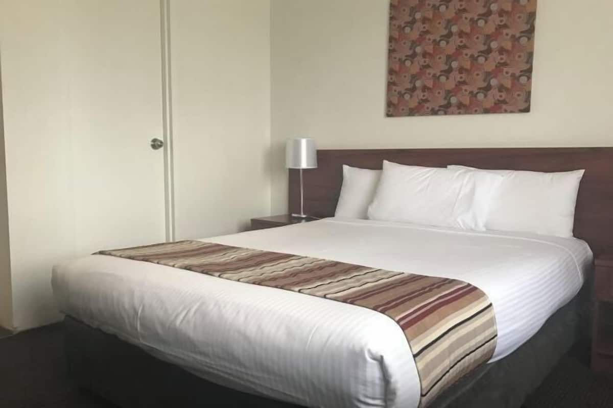 Hochwertige Bettwaren, Minibar, Zimmersafe, Schreibtisch
