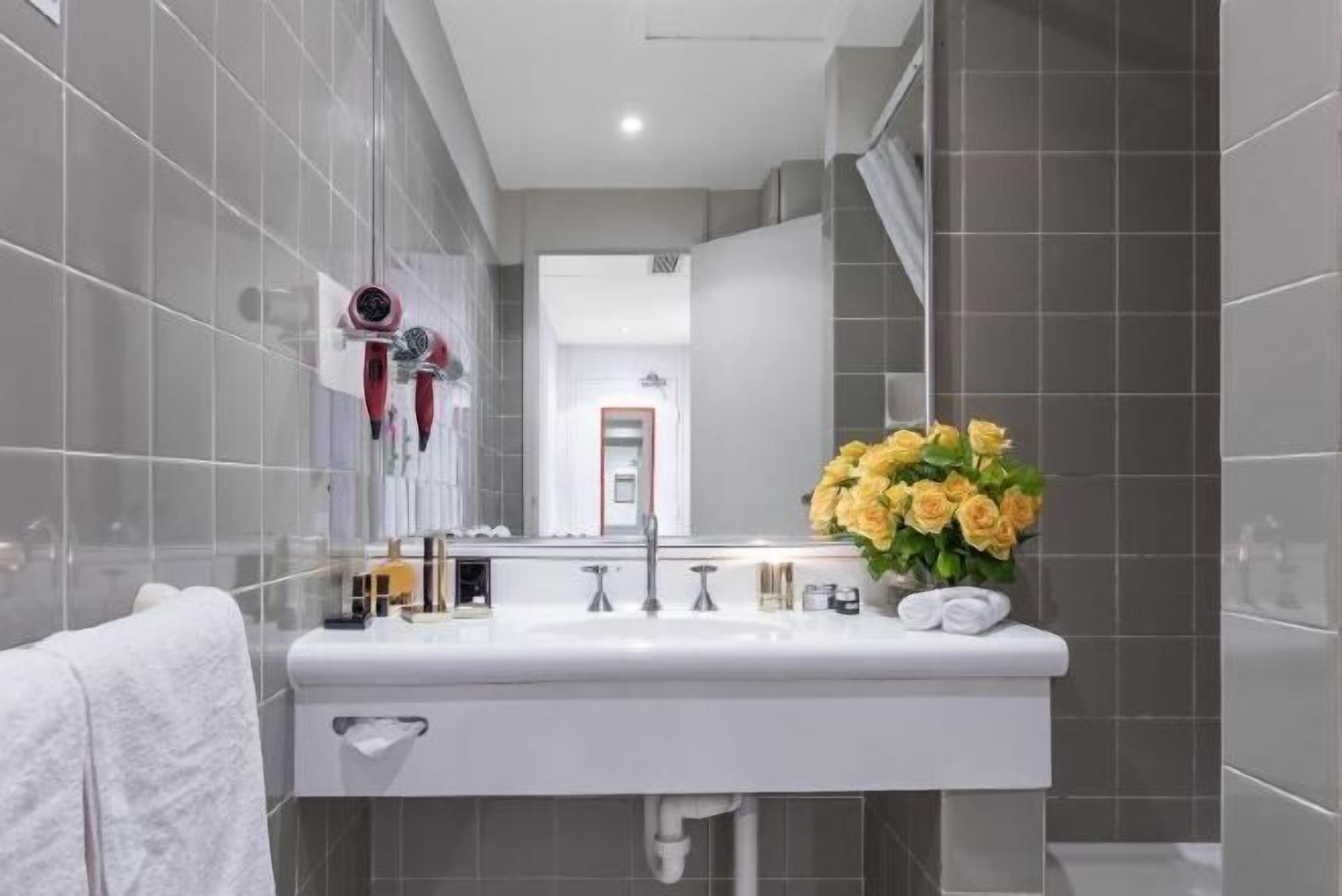 Bany | Dutxa, articles de tocador gratuïts, assecador de cabells i tovalloles 