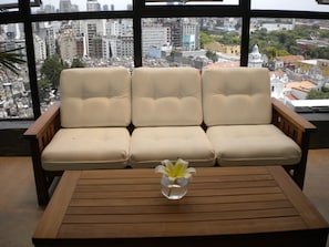 Körperbehandlungen, Warmsteinmassagen, Körperpeelings, Reflexologie