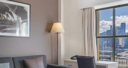 Oaks Sydney Goldsbrough Suites