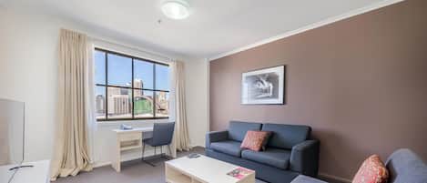 Iron/ironing board, cribs (surcharge), WiFi (free), bed sheets