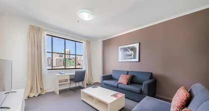Oaks Sydney Goldsbrough Suites