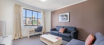 Oaks Sydney Goldsbrough Suites