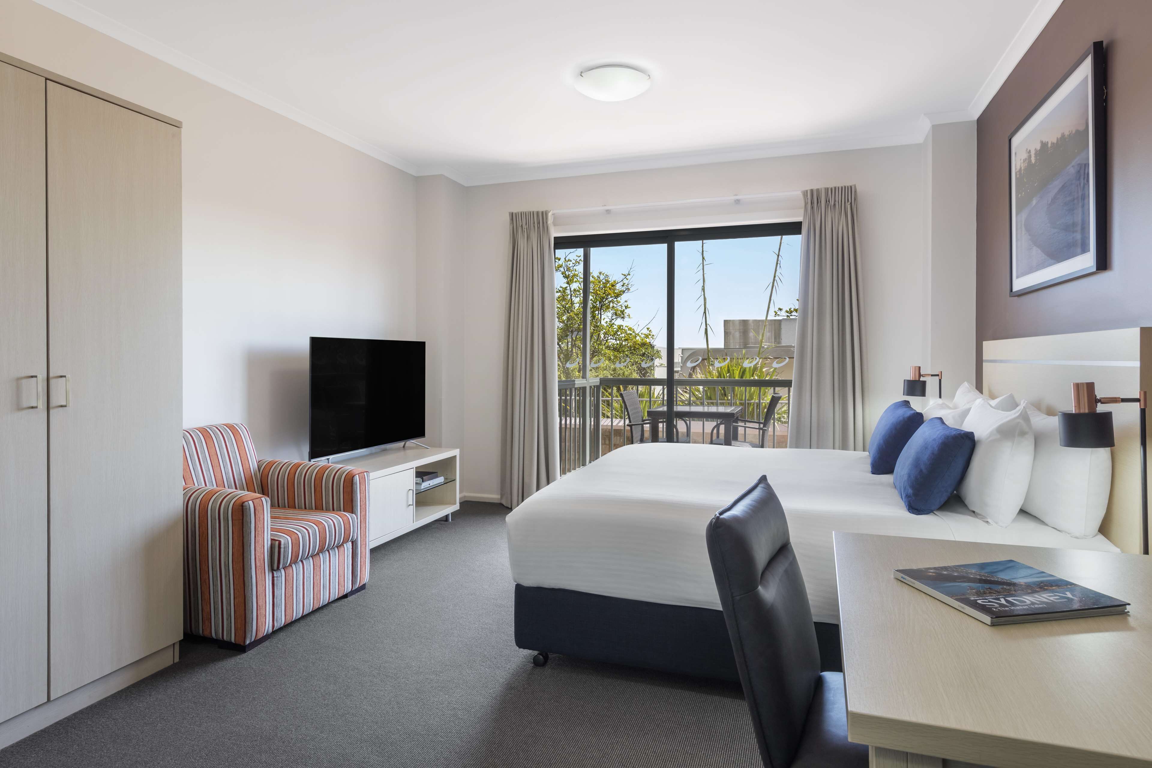 Oaks Sydney Goldsbrough Suites — image 9