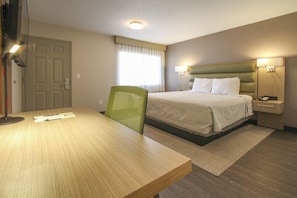 セーフティボックス (室内)、デスク、ノートパソコン用作業スペース、遮光カーテン