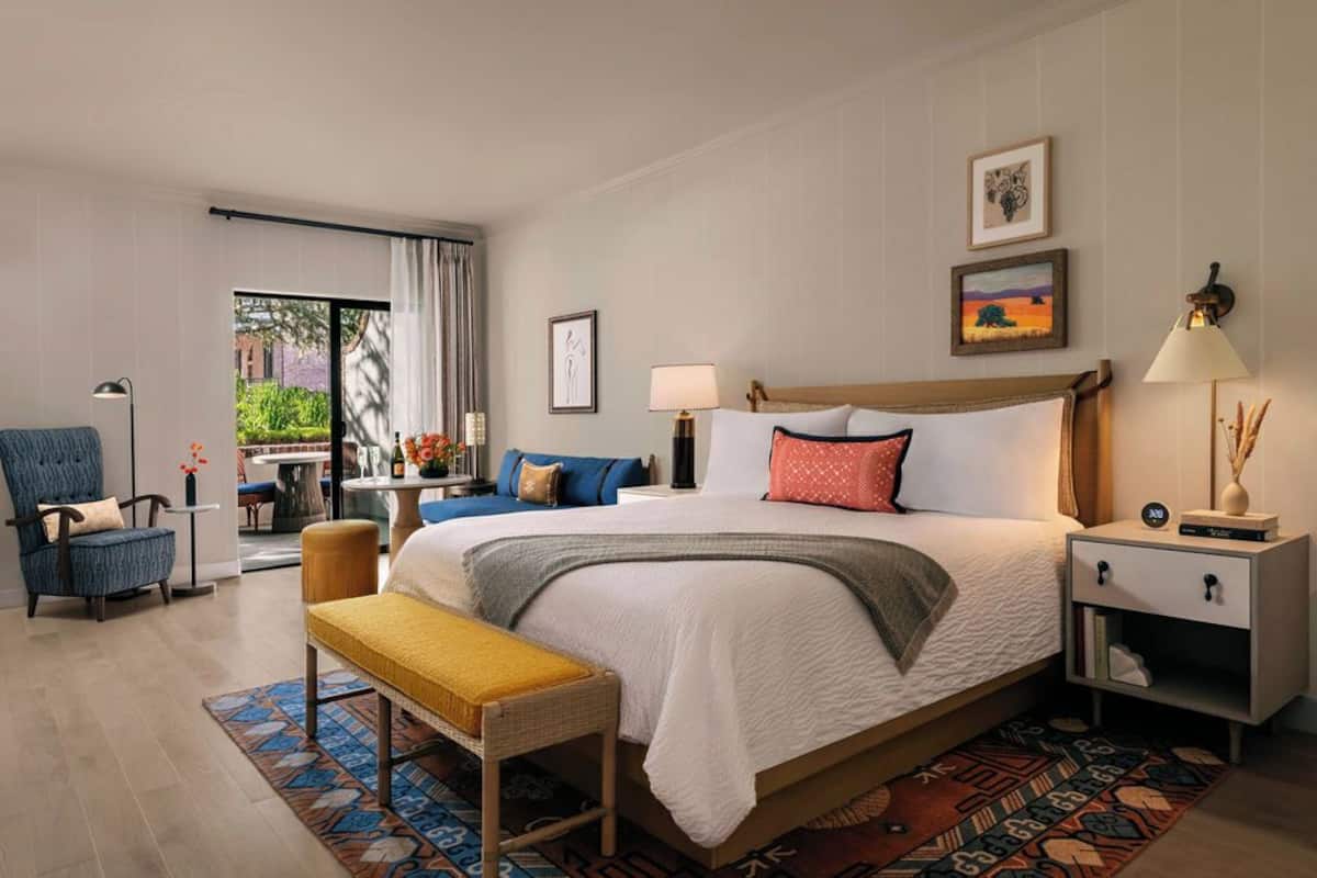 Superior Suite, 1 King Bed with Sofa bed (Park King Suite)