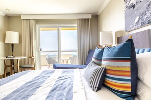 Desk, blackout curtains, iron/ironing board, free WiFi - Sandcastle Hotel on the Beach (Pismo Beach)