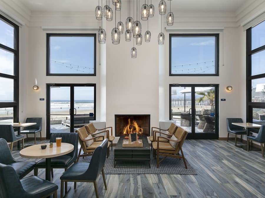 Frühstück und Abendessen, Blick auf den Strand