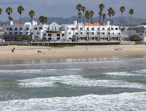 Building design - Sandcastle Hotel on the Beach (Pismo Beach)