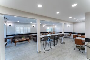 Lobby - The Grove At Pismo Beach (Pismo Beach)