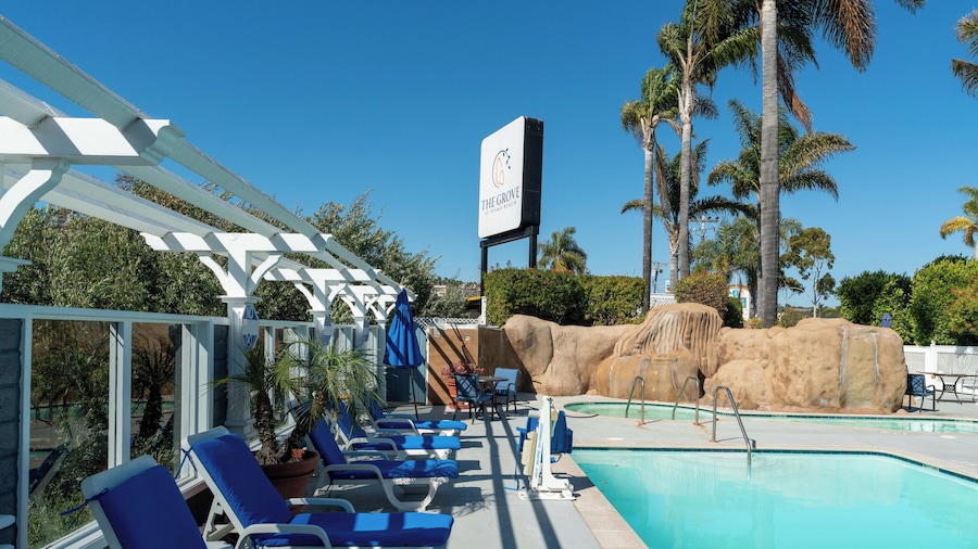 The Grove At Pismo Beach
