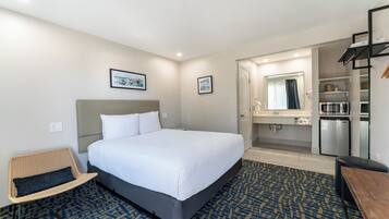 Standard Room, 1 Queen Bed, Non Smoking