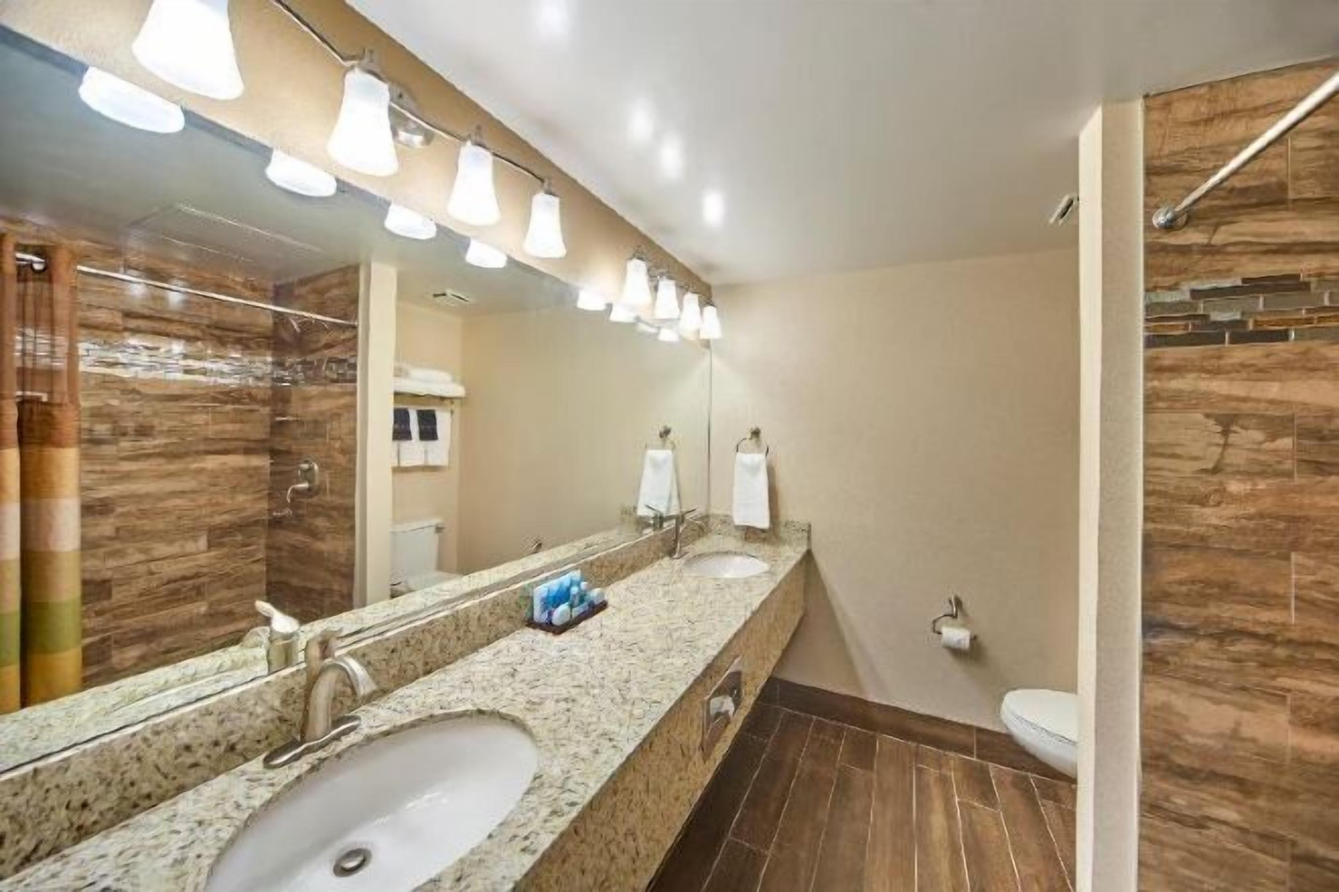 Bathroom | Free toiletries, hair dryer, towels