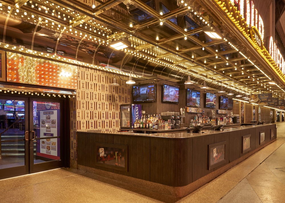 Four Queens Hotel & Casino by null