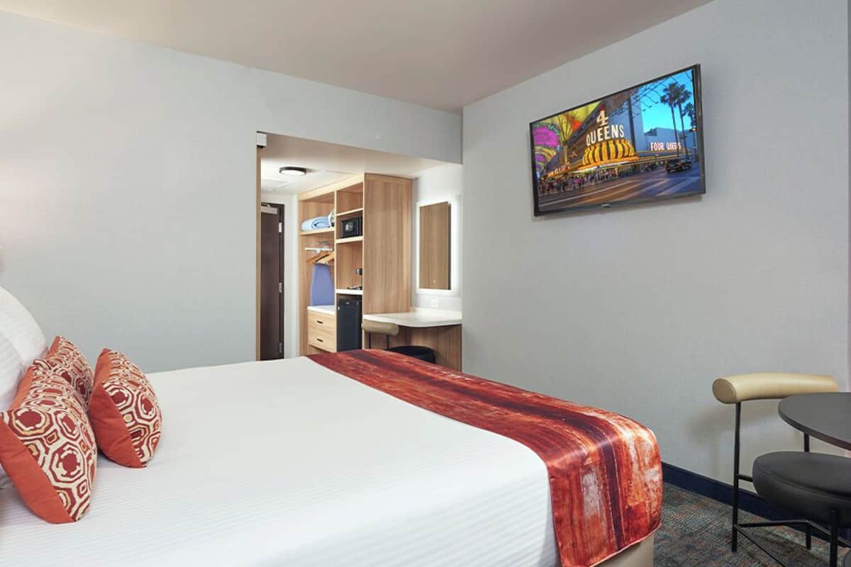 Standard Room | In-room safe, blackout drapes, iron/ironing board, free WiFi