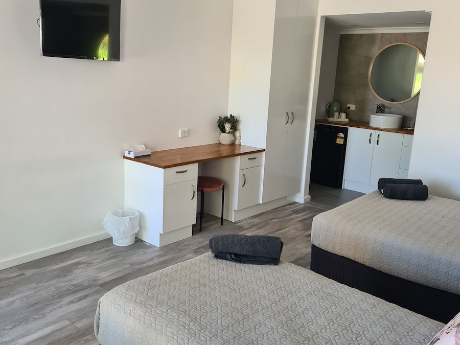 Bureau, espace de travail pour ordinateur portable