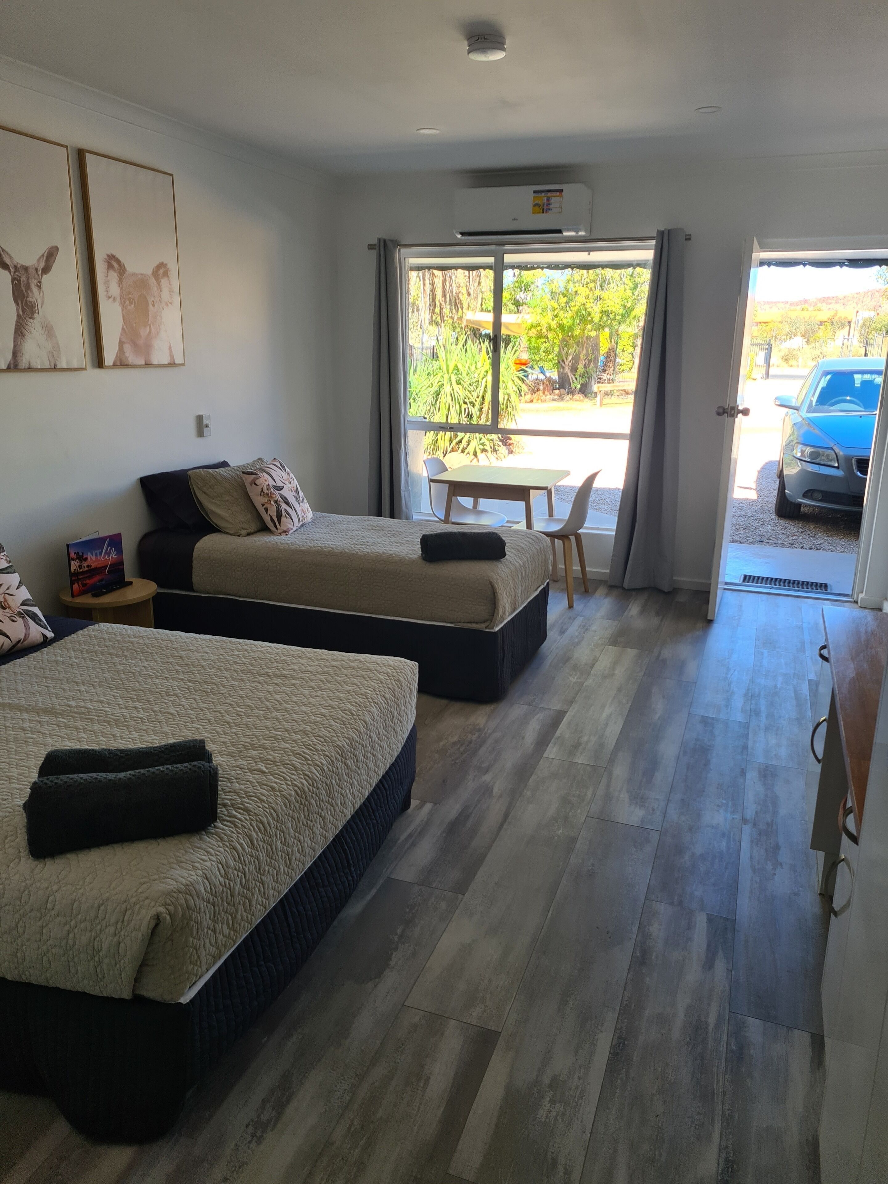 Desk, laptop workspace, iron/ironing board, free WiFi