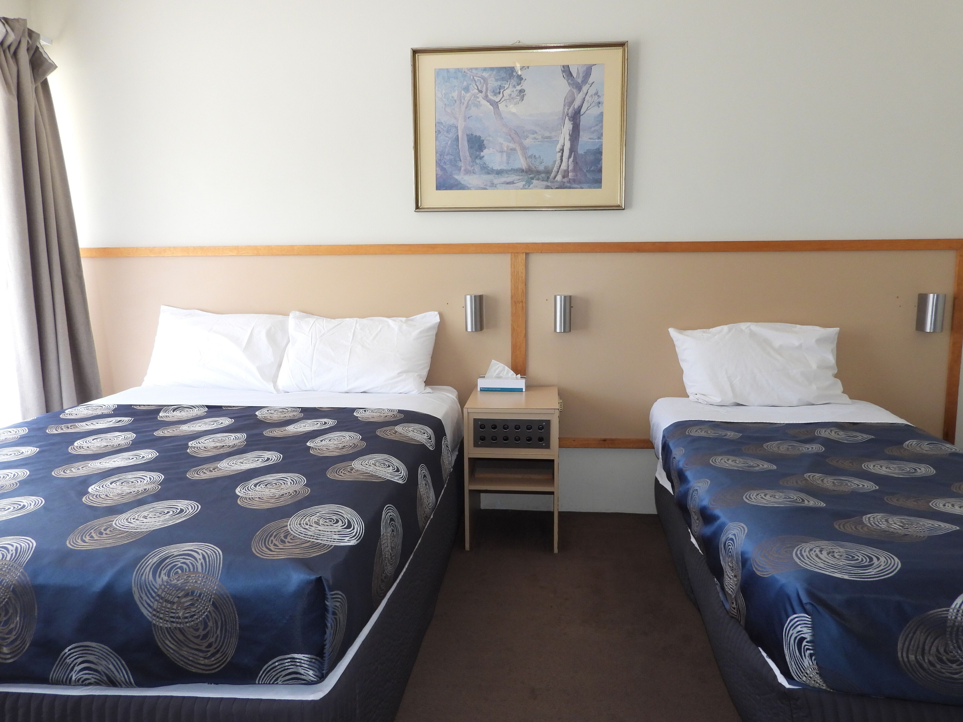 Desk, laptop workspace, iron/ironing board, free WiFi