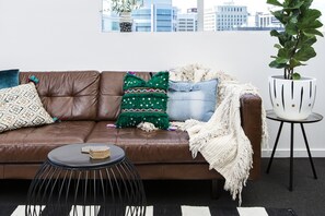 办公桌、遮光窗帘、隔音、熨斗/熨衣板