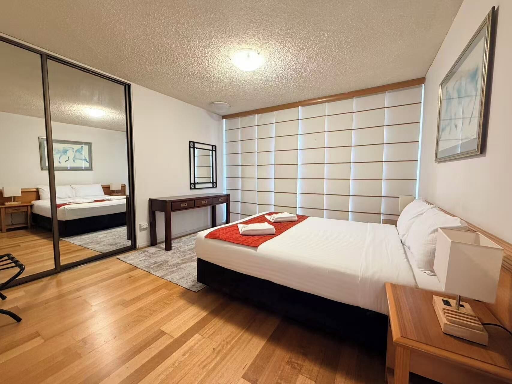 Premium bedding, minibar, desk, iron/ironing board