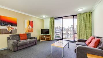 Apartment, 2 Bedrooms | Living room | TV, DVD player