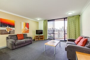 Apartment, 2 Bedrooms | Living room