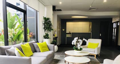 Central Hillcrest Apartment Hotel