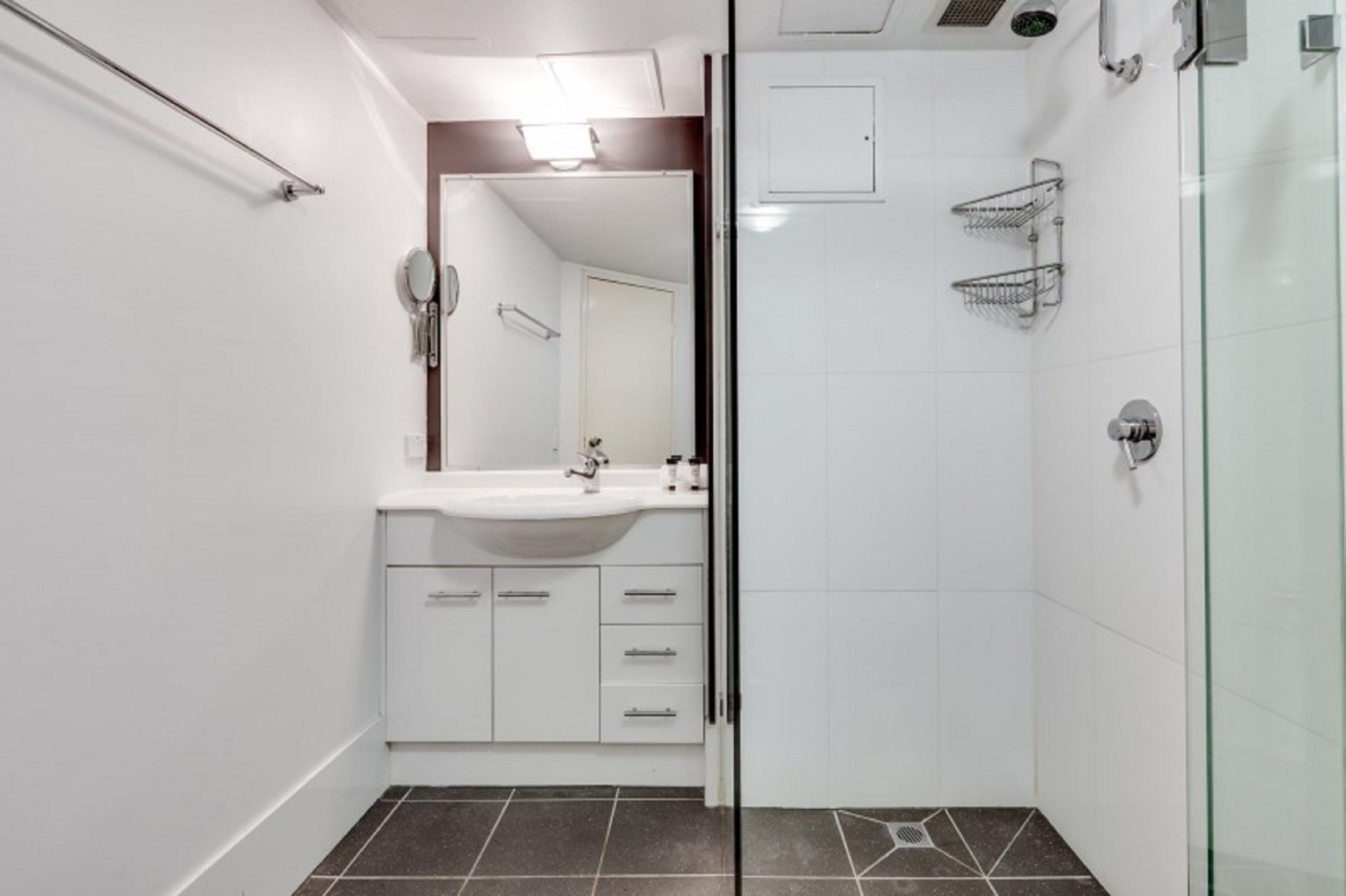 apartment, 2 bedrooms | bathroom | free toiletries, hair dryer, towels, soap