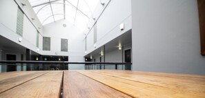 Coin salon dans le hall