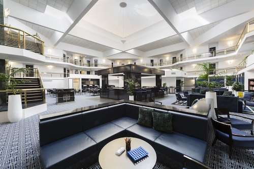 Ramada by Wyndham Diplomat Canberra