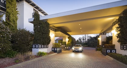 Ramada by Wyndham Diplomat Canberra