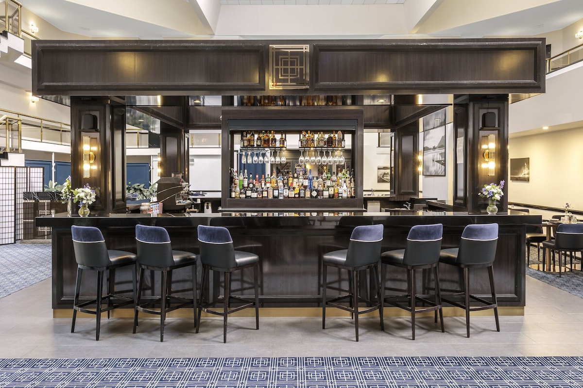Ramada by Wyndham Diplomat Canberra
