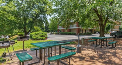 Extended Stay America Suites Greensboro Big Tree Way