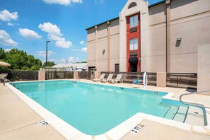 Outdoor pool - Best Western Plus Oak Mountain Inn (Pelham)