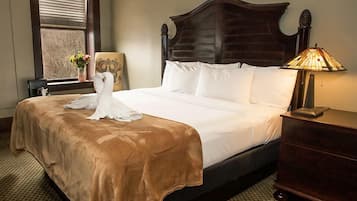 Premium Single Room, 1 King Bed | Individually decorated, individually furnished, iron/ironing board