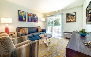 Minibar, iron/ironing board, WiFi, bed sheets - WorldMark San Diego - Mission Valley (San Diego)