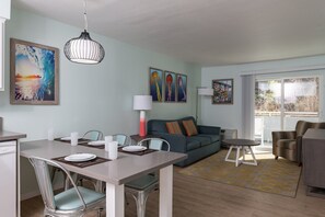 Minibar, iron/ironing board, WiFi, bed sheets - WorldMark San Diego - Mission Valley (San Diego)