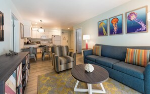 Minibar, iron/ironing board, WiFi, bed sheets - WorldMark San Diego - Mission Valley (San Diego)