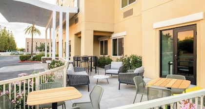 Fairfield Inn & Suites by Marriott Scottsdale Old Town