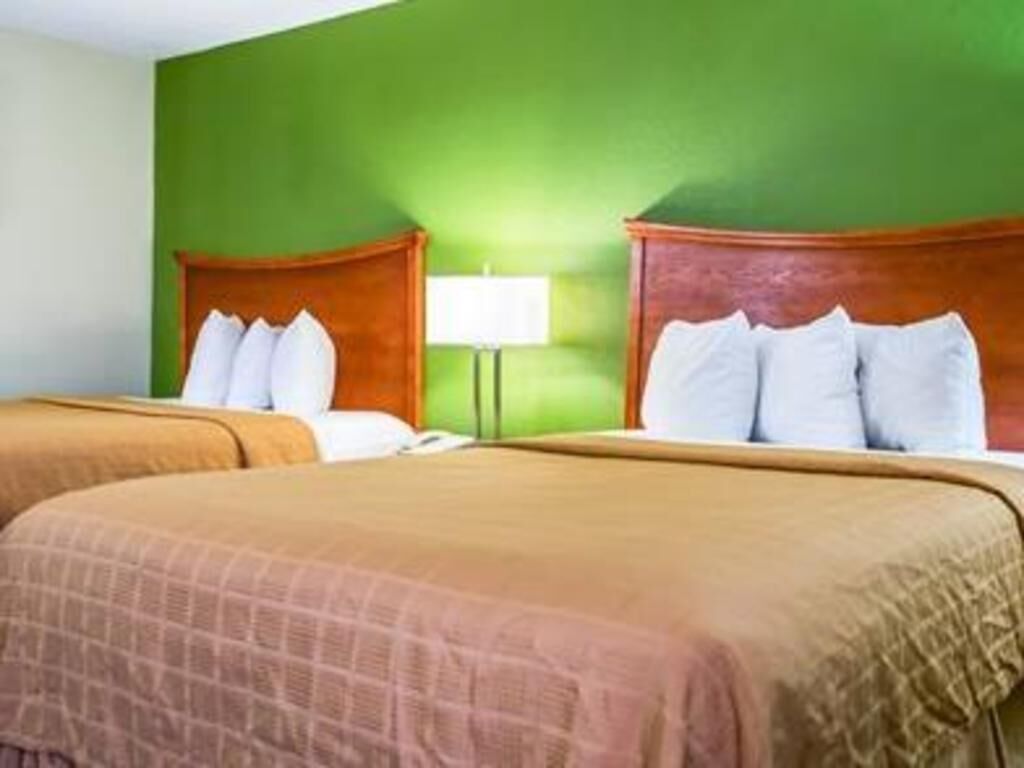 Pillowtop beds, desk, soundproofing, iron/ironing board