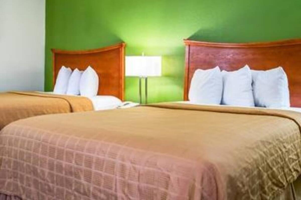Pillowtop beds, desk, soundproofing, iron/ironing board