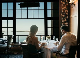 2 restaurants; breakfast, lunch, dinner, and brunch served