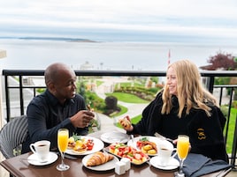 Daily cooked-to-order breakfast for a fee