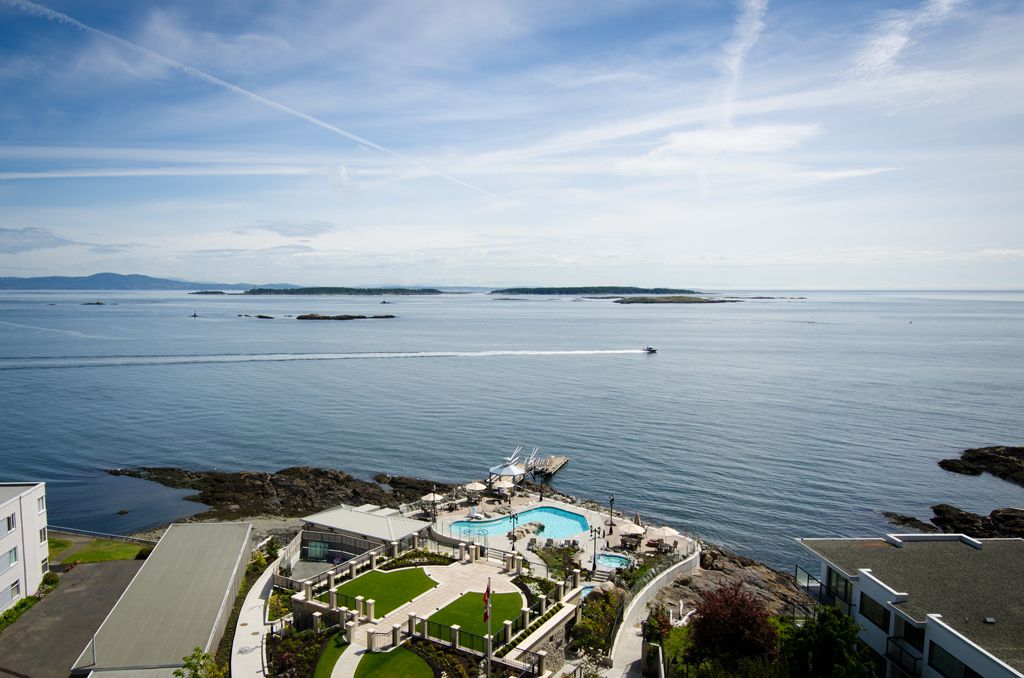 Photo - Oak Bay Beach Hotel