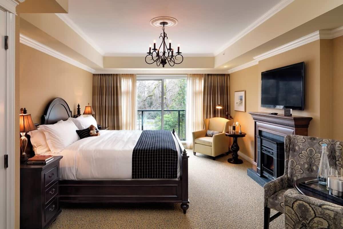 Zimmer, 1 Queen-Bett, Blick auf den Innenhof