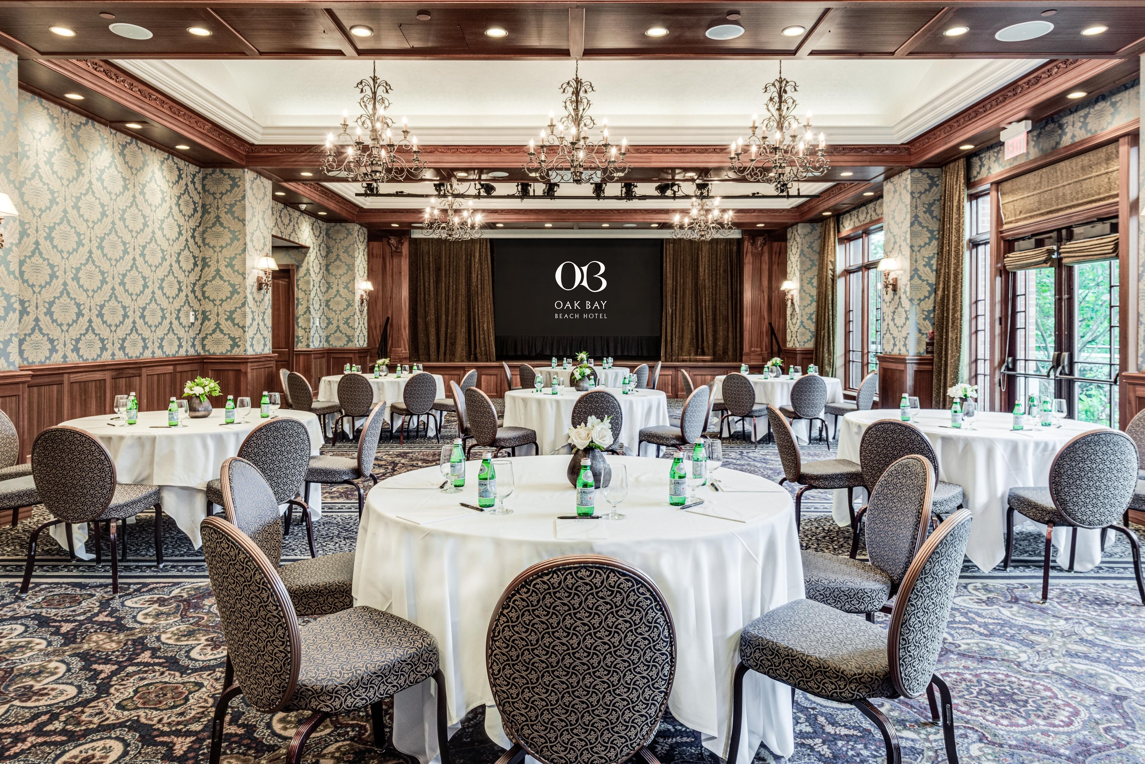 Photo - Oak Bay Beach Hotel